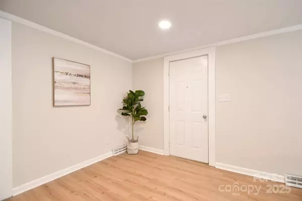 80 Sumner AVE NW, Concord, NC 28027