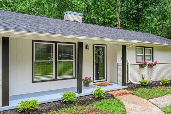 716 Grandview DR NE, Concord, NC 28025