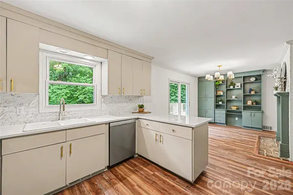 716 Grandview DR NE, Concord, NC 28025