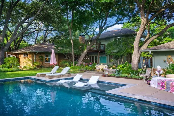 911 Saint Lukes Drive, Richardson, TX 75080
