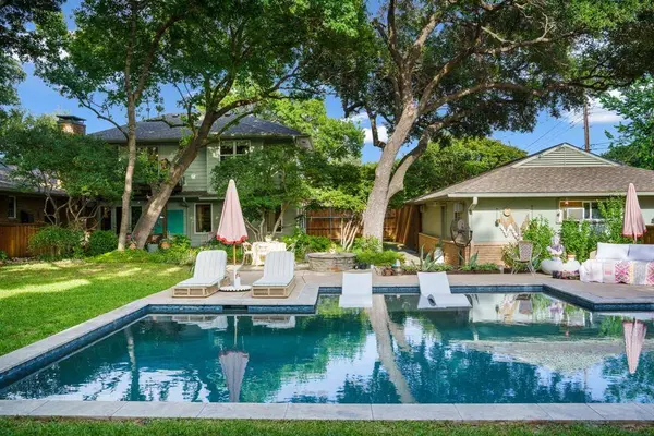 911 Saint Lukes Drive, Richardson, TX 75080