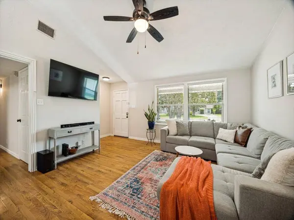 922 Forreston Drive, Richardson, TX 75080