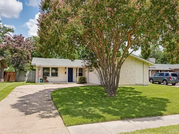 922 Forreston Drive, Richardson, TX 75080