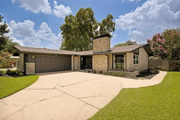921 Forreston Drive, Richardson, TX 75080