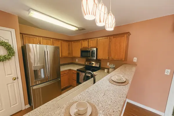 220 Holmes Ct, Concord, NC 28027-9601