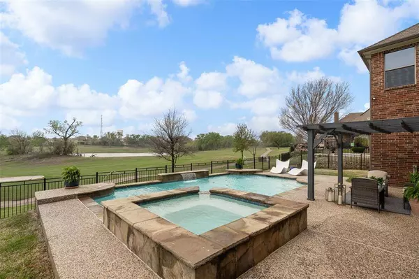 6502 Lakecrest Drive, Sachse, TX 75048