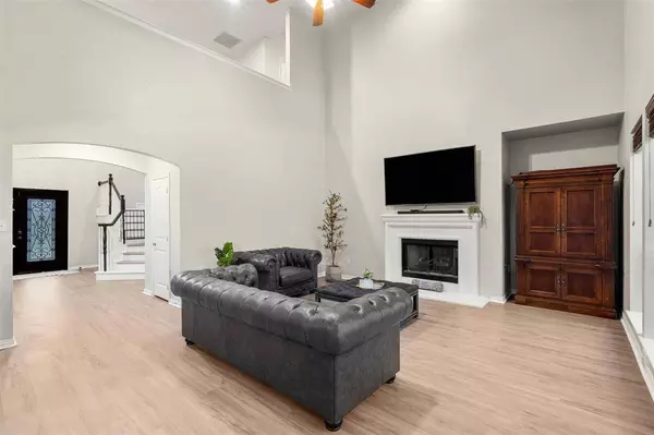 6502 Lakecrest Drive, Sachse, TX 75048