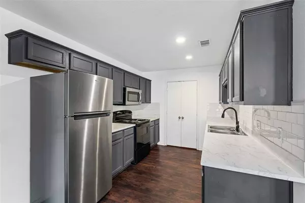 3516 Chilmark Court, Dallas, TX 75227