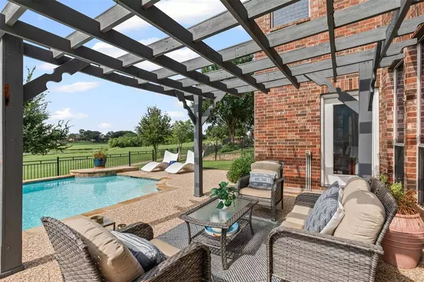 6502 Lakecrest Drive, Sachse, TX 75048