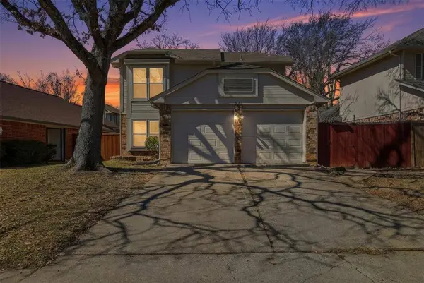 952 Ramblewood Drive, Lewisville, TX 75067