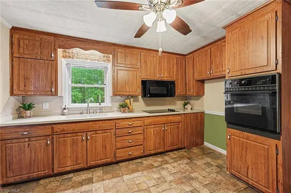 204 Broad ST, Reidsville, NC 27320