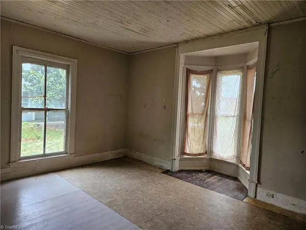 223 Lawsonville AVE, Reidsville, NC 27320