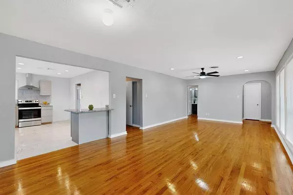 1900 Hilltop Drive, Garland, TX 75042