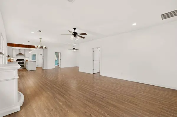 304 E County Line Road, Royse City, TX 75189
