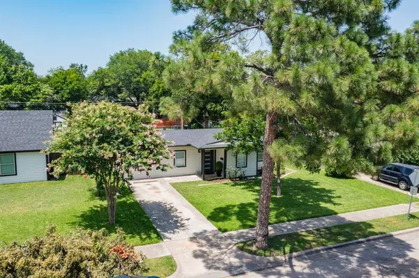 813 Travis Street, Garland, TX 75040