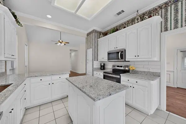 6615 Shelton Home Court, Arlington, TX 76017