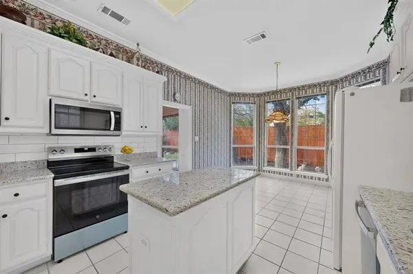 6615 Shelton Home Court, Arlington, TX 76017