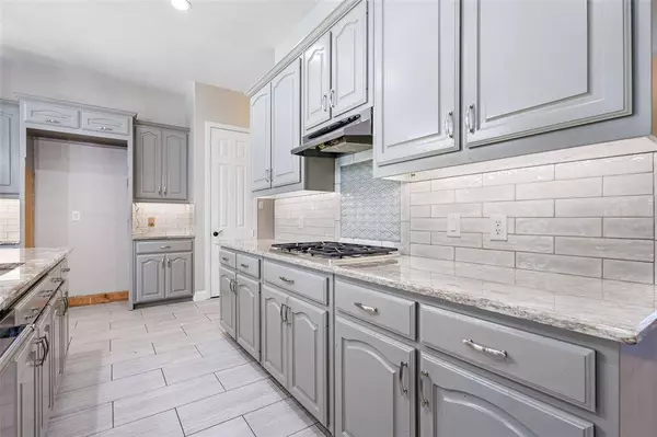 8210 Cherry Hills Lane, Rowlett, TX 75089