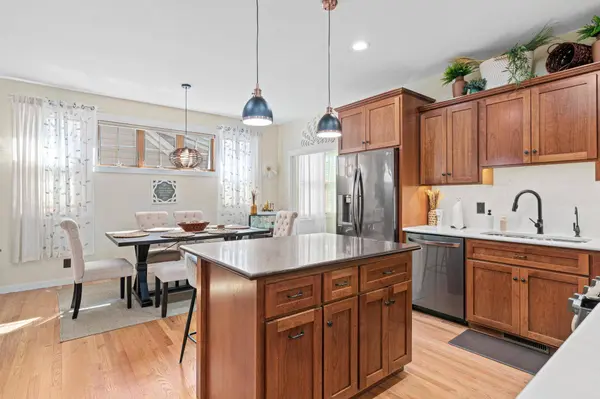 2710 Red Splendor CIR E, Saint Paul, MN 55119