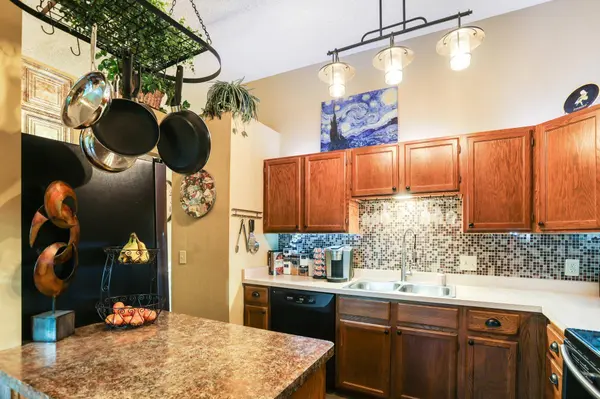 13036 Judicial RD, Burnsville, MN 55337