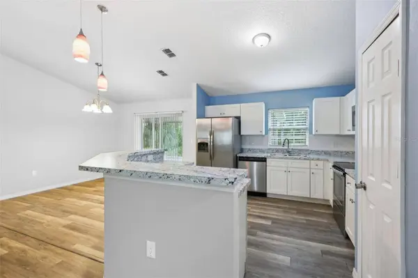 395 ALCAZAR AVE, De Leon Springs, FL 32130