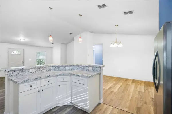 395 ALCAZAR AVE, De Leon Springs, FL 32130