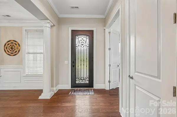 14503 Crest CT, Charlotte, NC 28278