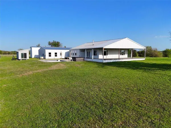 7563 Farm Road 128, Ben Franklin, TX 75415