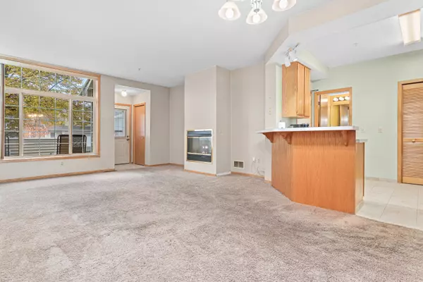 Eden Prairie, MN 55346-2157,18341 Coneflower Ln