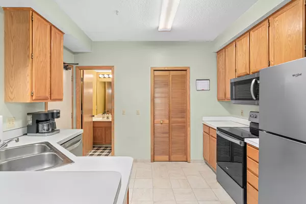 Eden Prairie, MN 55346-2157,18341 Coneflower Ln