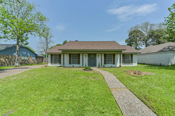 306 Red Bud LN