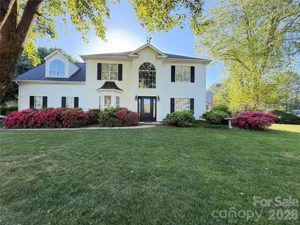 2300 Coach House LN, Kannapolis, NC 28081