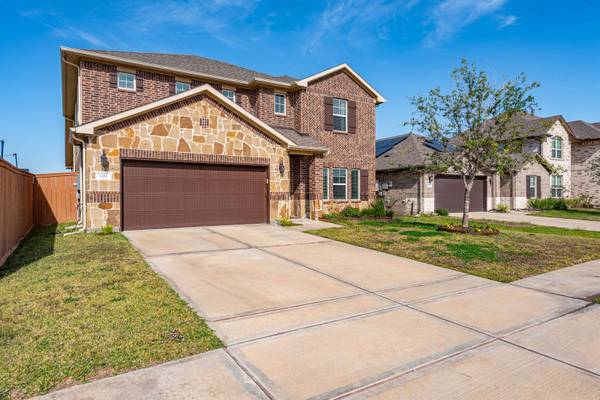 1203 Cascade Hills Dr, Rosharon, TX 77583-4680