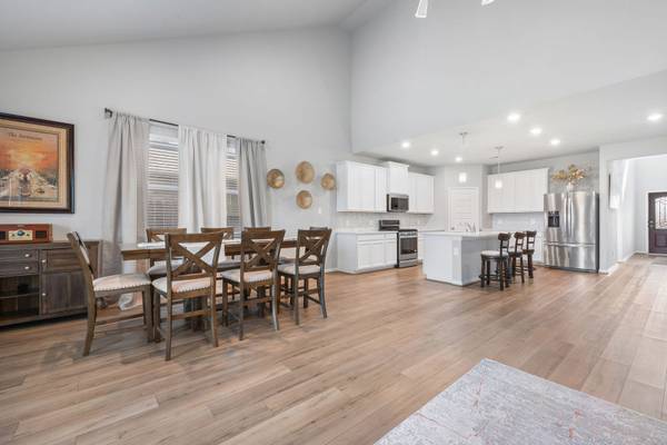 1203 Cascade Hills Dr, Rosharon, TX 77583-4680