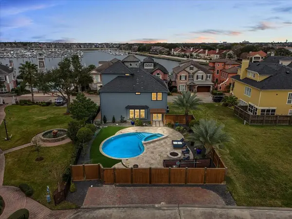 1402 Oceanside LN, League City, TX 77573