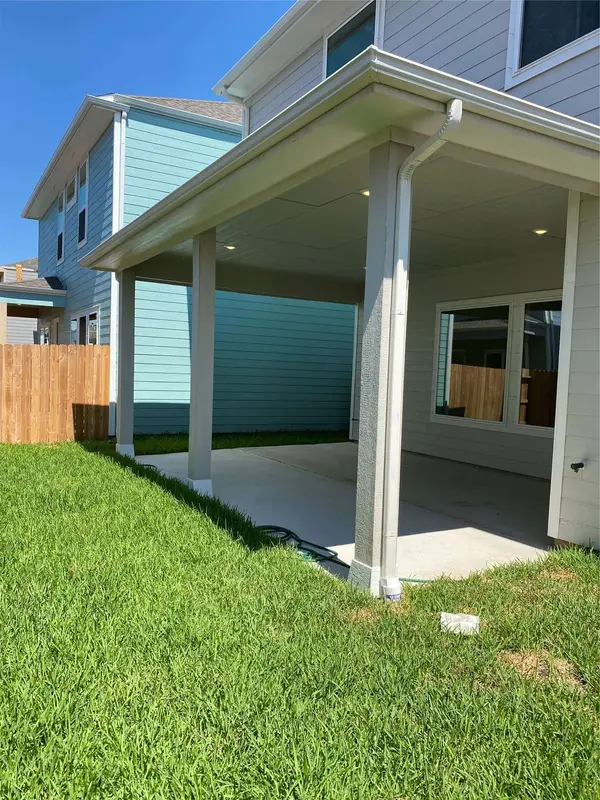 2418 Yacht Harbor DR, Kemah, TX 77565