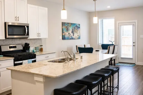 624 Pelican DR, Kemah, TX 77565