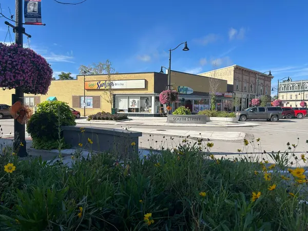80 Courthouse SQ