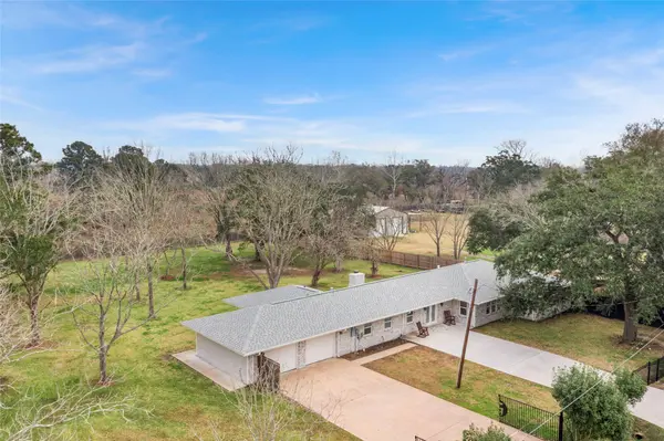 13800 6th ST, Santa Fe, TX 77517