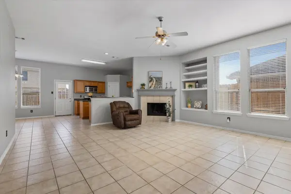 104 Laurel Meadow CT, La Marque, TX 77568