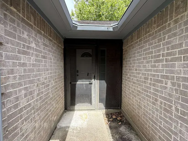5525 Main ST, Santa Fe, TX 77510