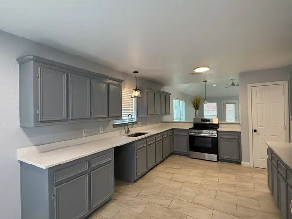 5525 Main ST, Santa Fe, TX 77510
