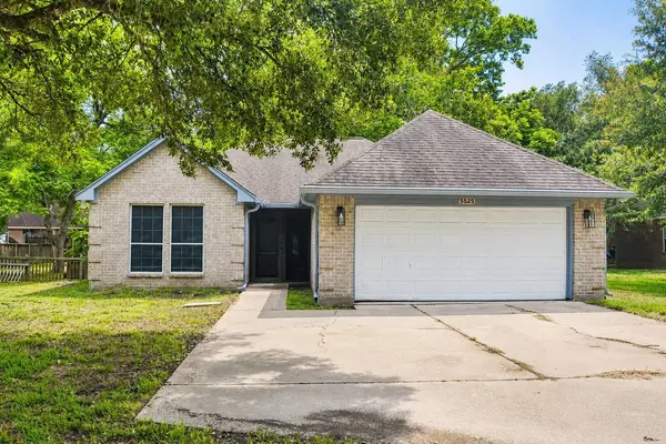 5525 Main ST, Santa Fe, TX 77510