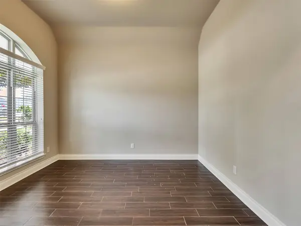 4131 N Creekmont DR, Fresno, TX 77545