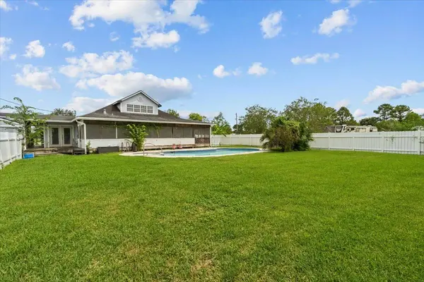 7228 Avenue R, Santa Fe, TX 77510