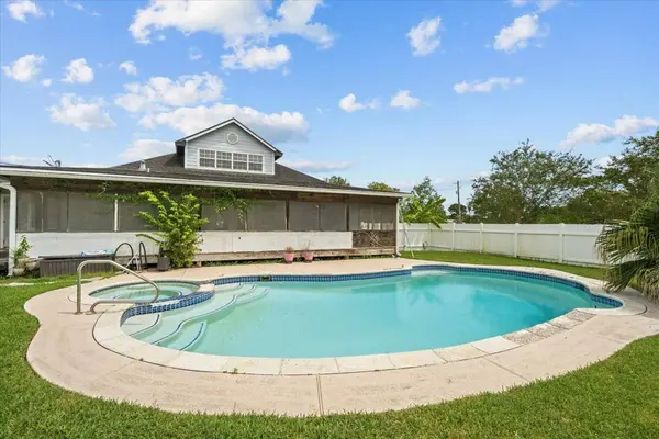 7228 Avenue R, Santa Fe, TX 77510