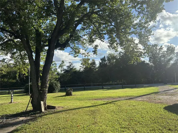 7823 Highland RD, Santa Fe, TX 77517
