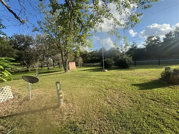 7823 Highland RD, Santa Fe, TX 77517