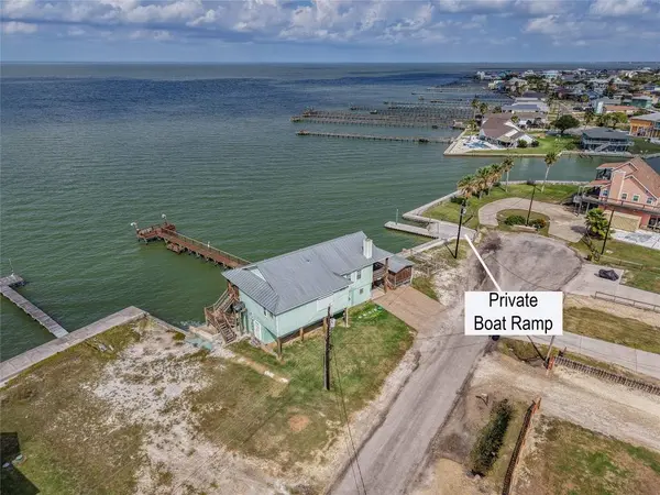 740 Copano Cove, Rockport, TX 78382