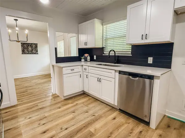 4501 E 38th ST, Dickinson, TX 77539